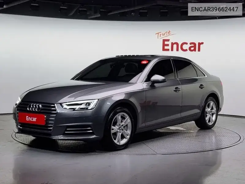 Audi A4 2018 года выпуска