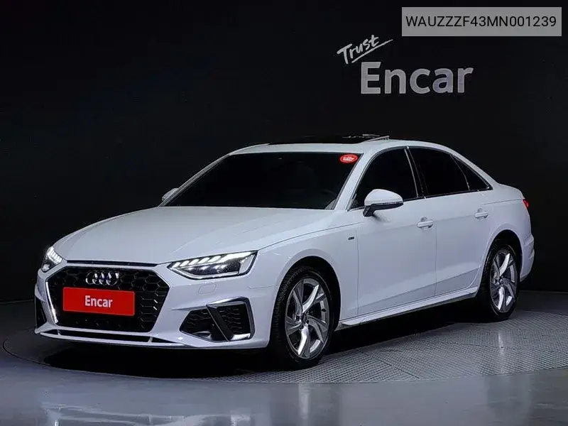 Audi A4 2021 года выпуска