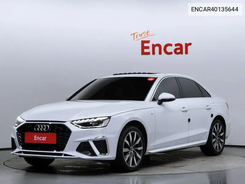 Audi A4 2022 года выпуска