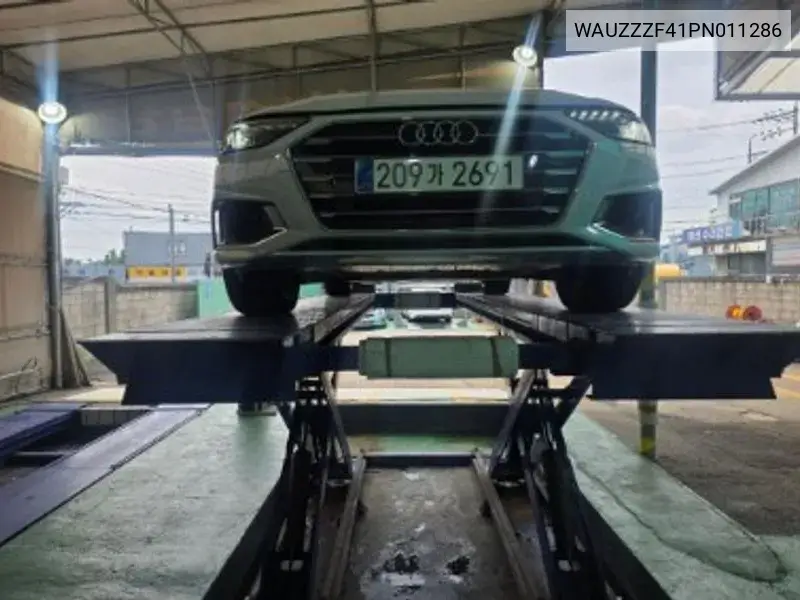 Audi A4 2023 года выпуска