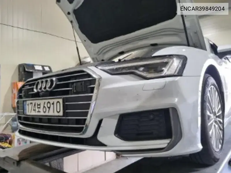 Audi A6 2021 года выпуска