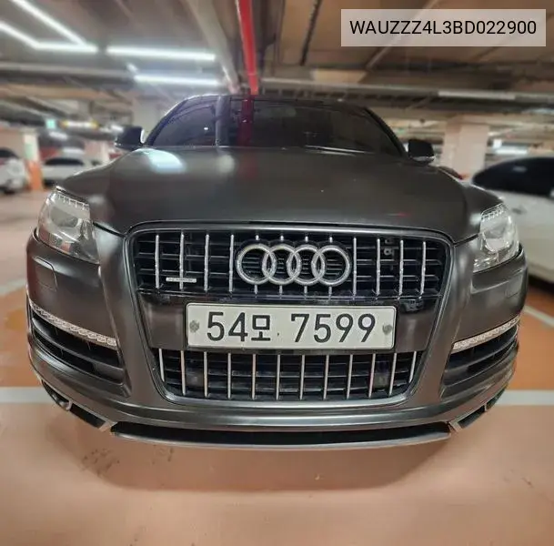 Audi Q7 2011 года выпуска