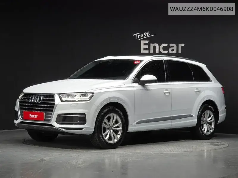 Audi Q7 2019 года выпуска