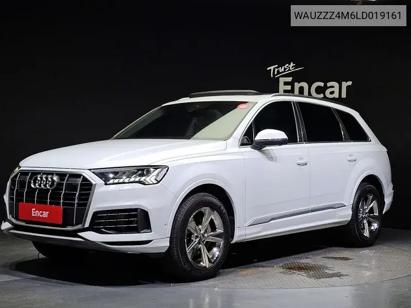 Audi Q7 2020 года выпуска
