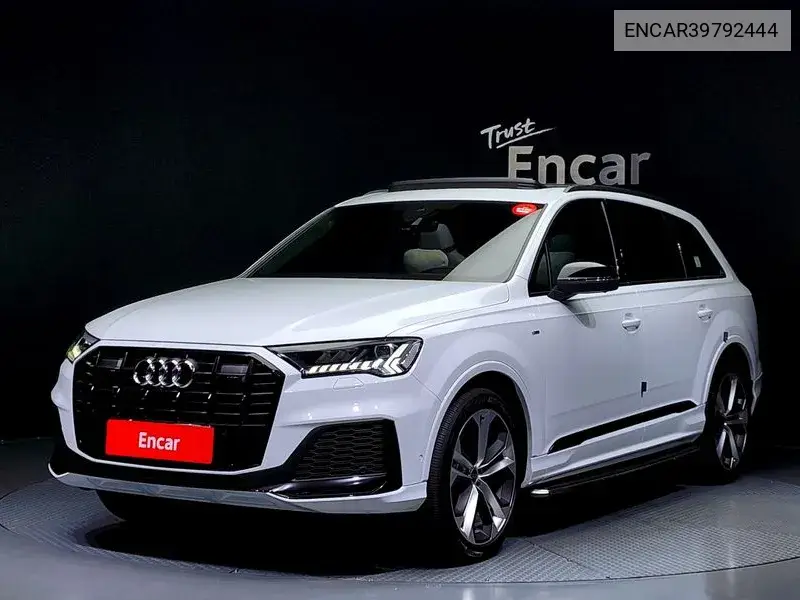Audi Q7 2022 года выпуска