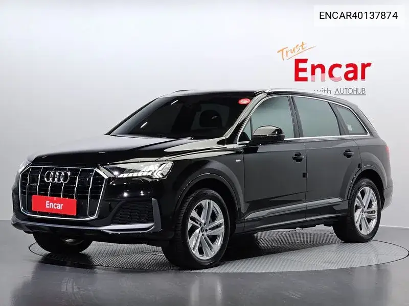Audi Q7 2022 года выпуска