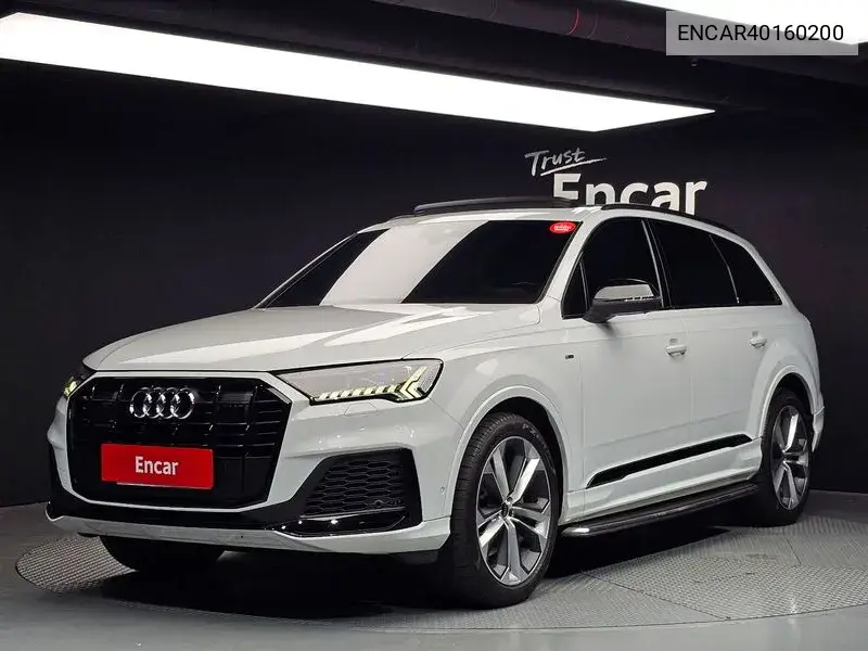Audi Q7 2022 года выпуска