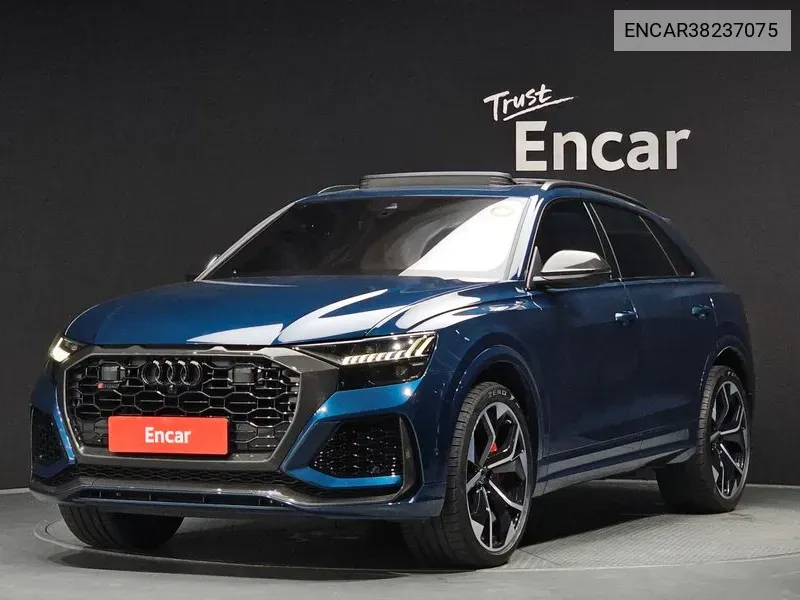 Audi RS Q8 2021 года выпуска