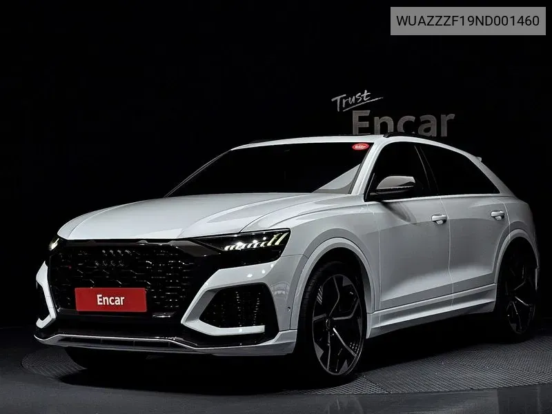 Audi RS Q8 2021 года выпуска