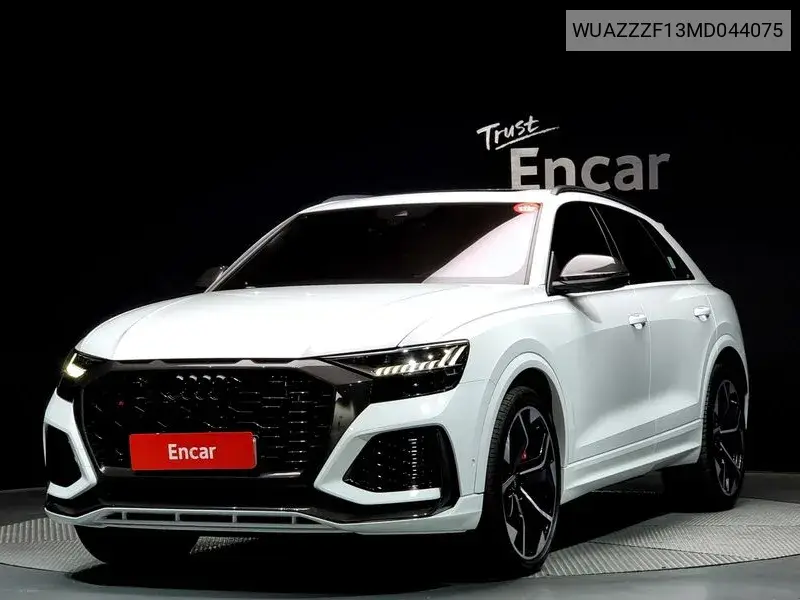 Audi RS Q8 2021 года выпуска