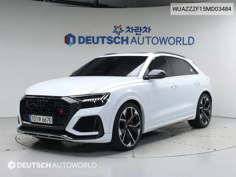 Audi RS Q8 2021 года выпуска