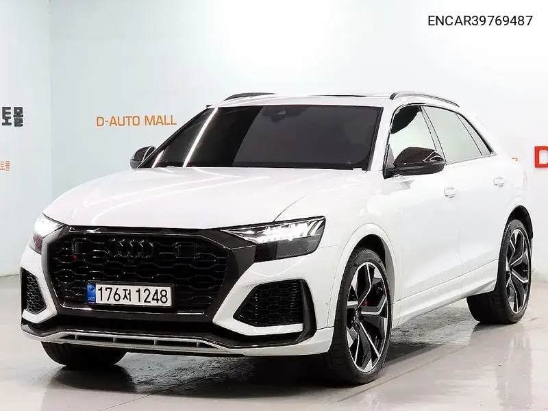 Audi RS Q8 2022 года выпуска