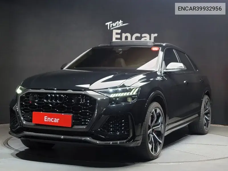 Audi RS Q8 2022 года выпуска