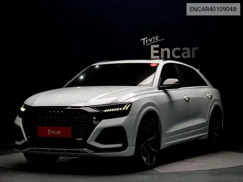 Audi RS Q8 2022 года выпуска