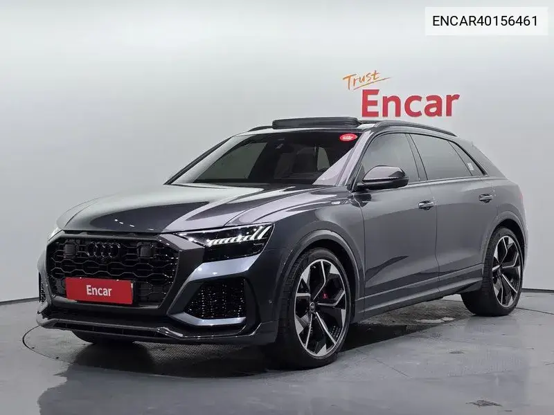 Audi RS Q8 2023 года выпуска