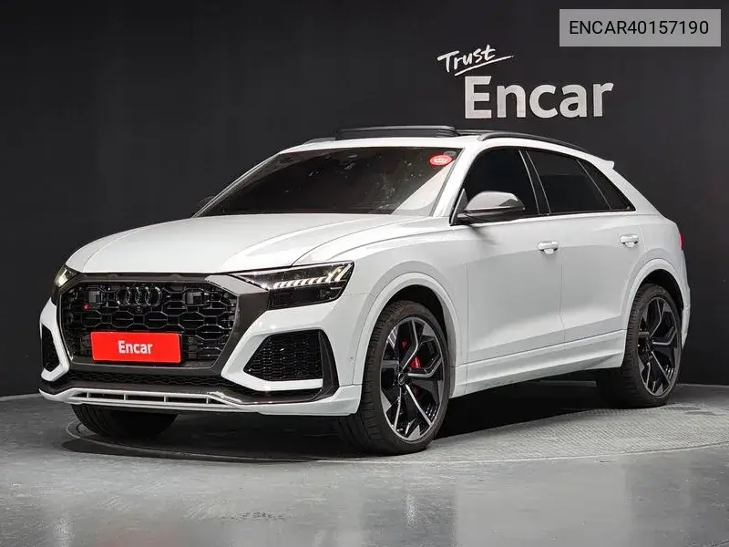 Audi RS Q8 2023 года выпуска