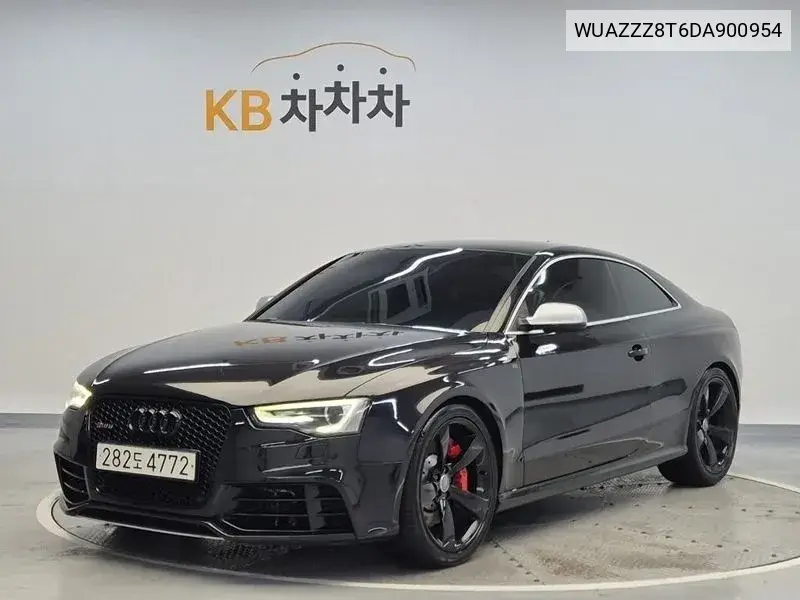 Audi RS5 2012 года выпуска
