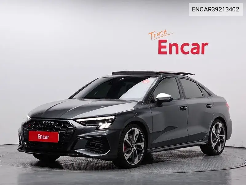 Audi S3 2023 года выпуска