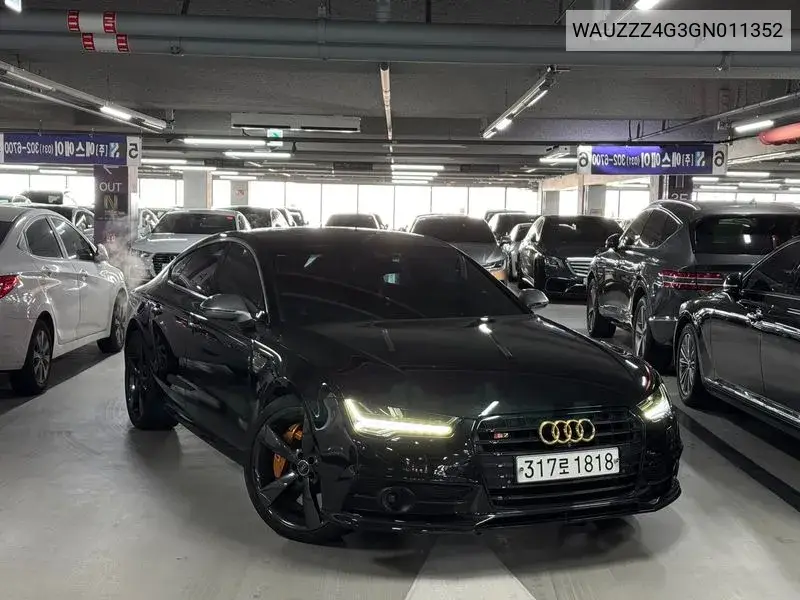Audi S7 2015 года выпуска