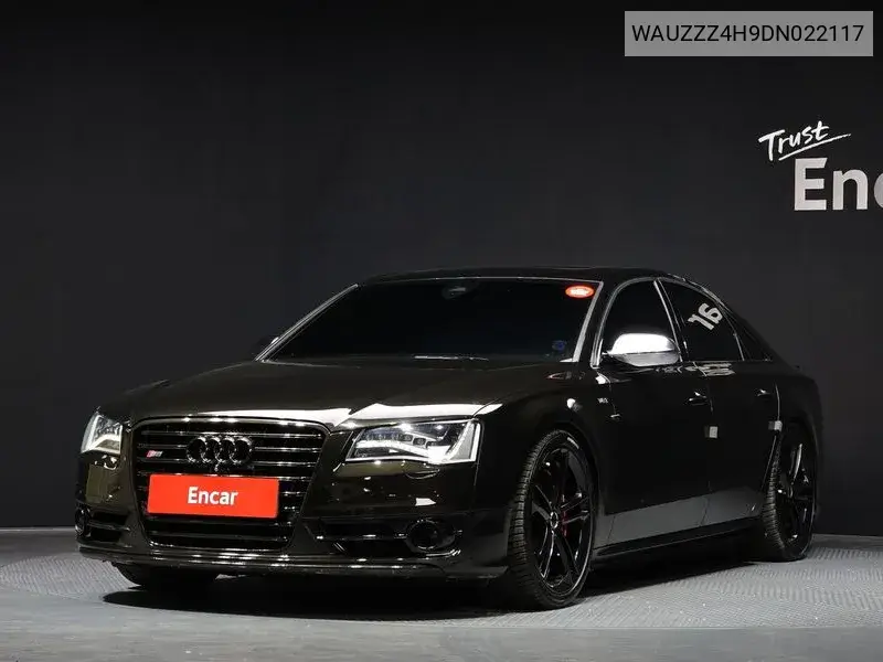 Audi S8 2013 года выпуска