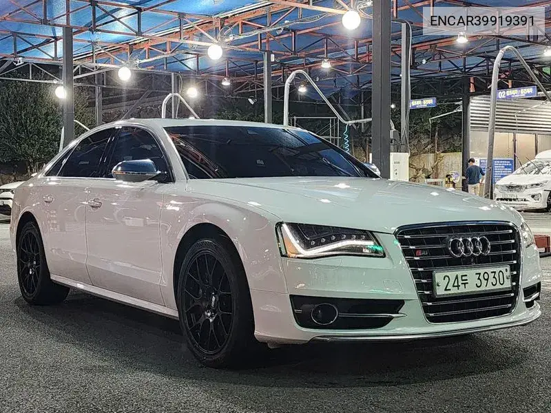 Audi S8 2014 года выпуска