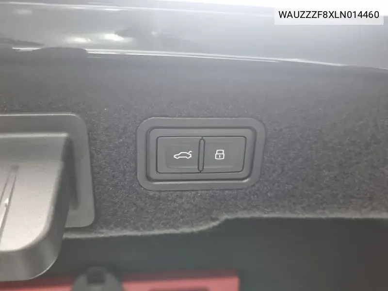 Audi S8 2020 года выпуска
