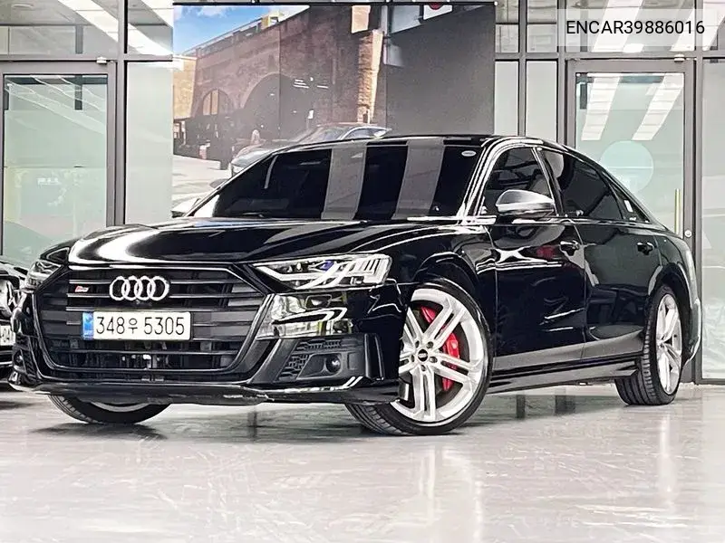 Audi S8 2021 года выпуска
