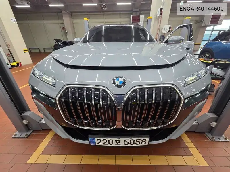 BMW 7er 2023 года выпуска