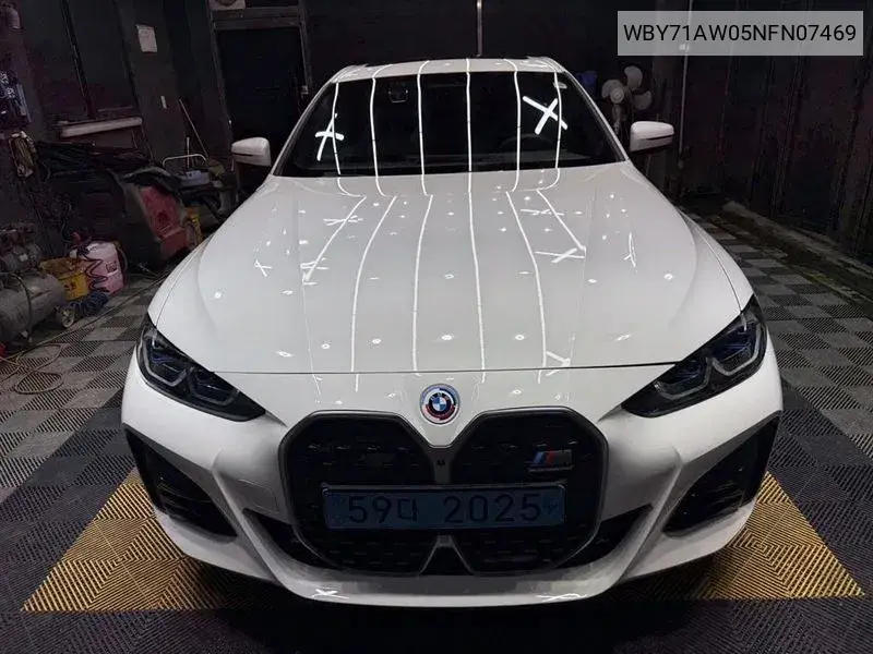 BMW i4 2022 года выпуска