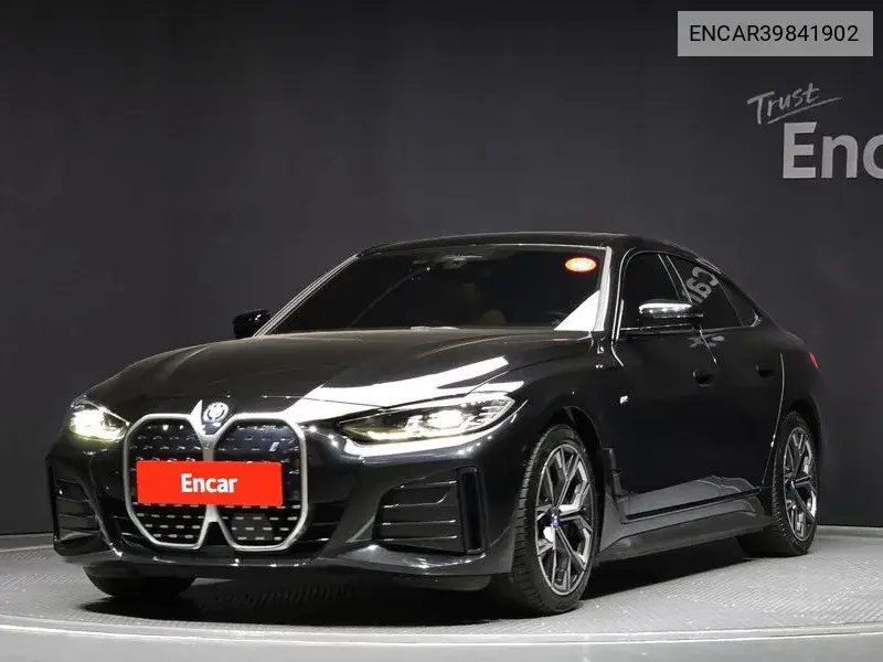BMW i4 2022 года выпуска
