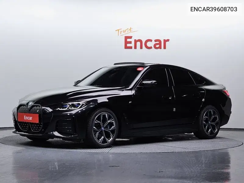 BMW i4 2023 года выпуска