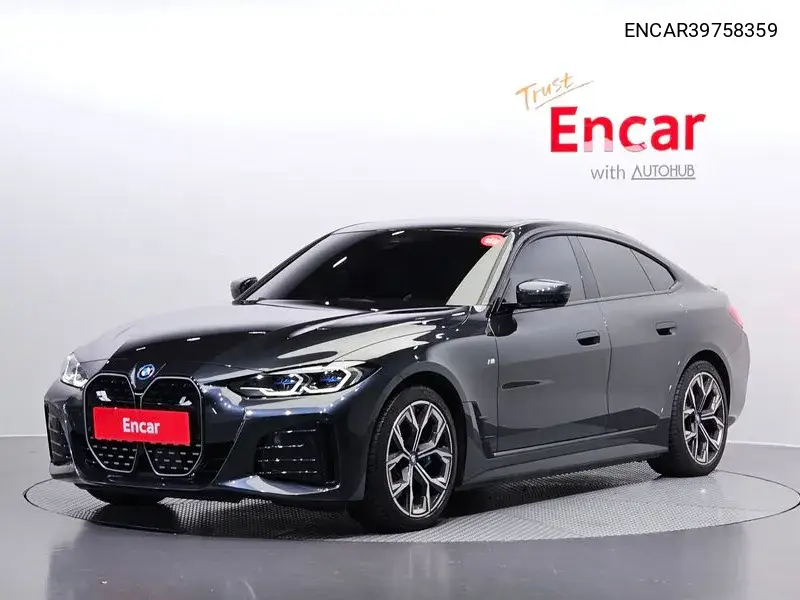 BMW i4 2023 года выпуска