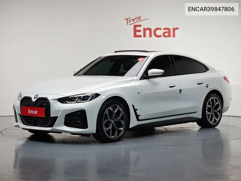 BMW i4 2023 года выпуска
