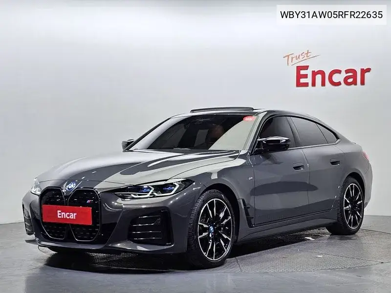 BMW i4 2023 года выпуска