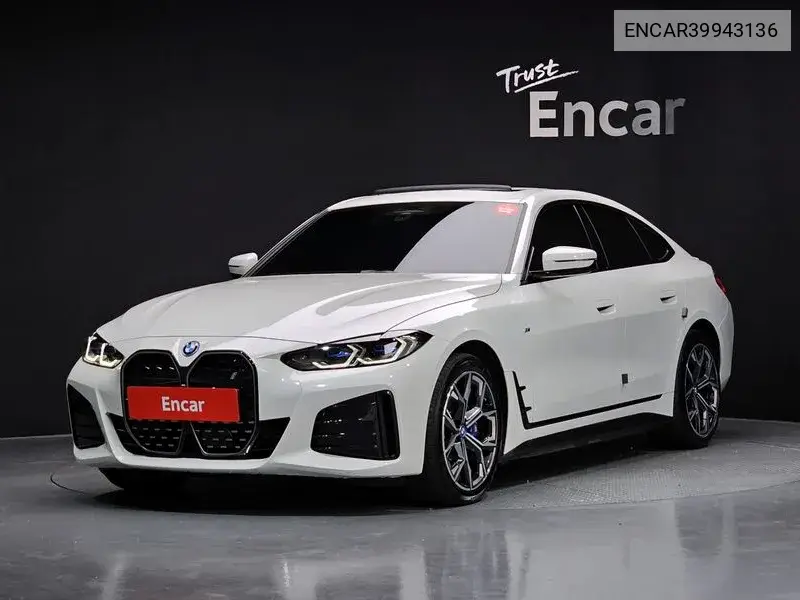 BMW i4 2023 года выпуска