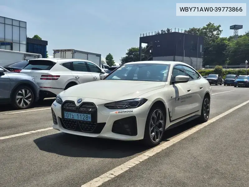 BMW i4 2024 года выпуска