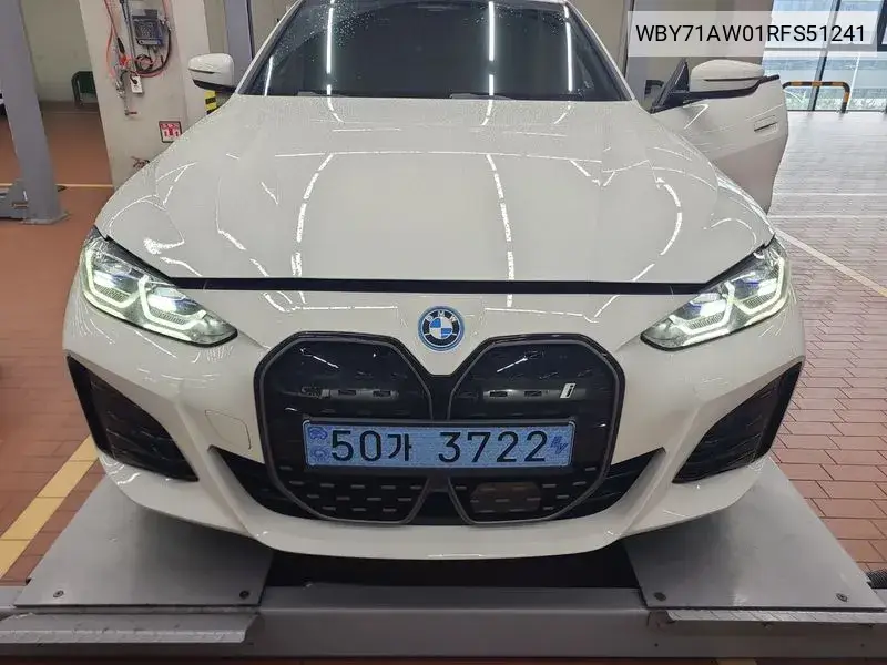 BMW i4 2024 года выпуска