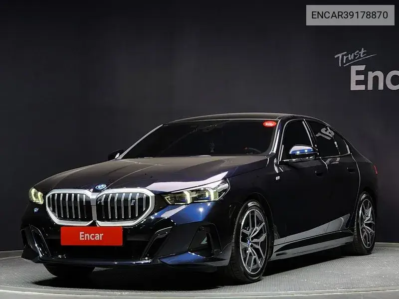 BMW i5 2023 года выпуска