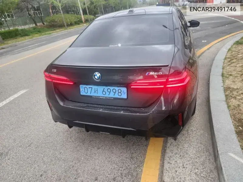 BMW i5 2023 года выпуска