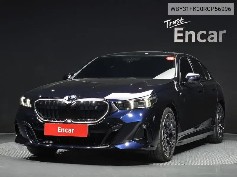 BMW i5 2023 года выпуска