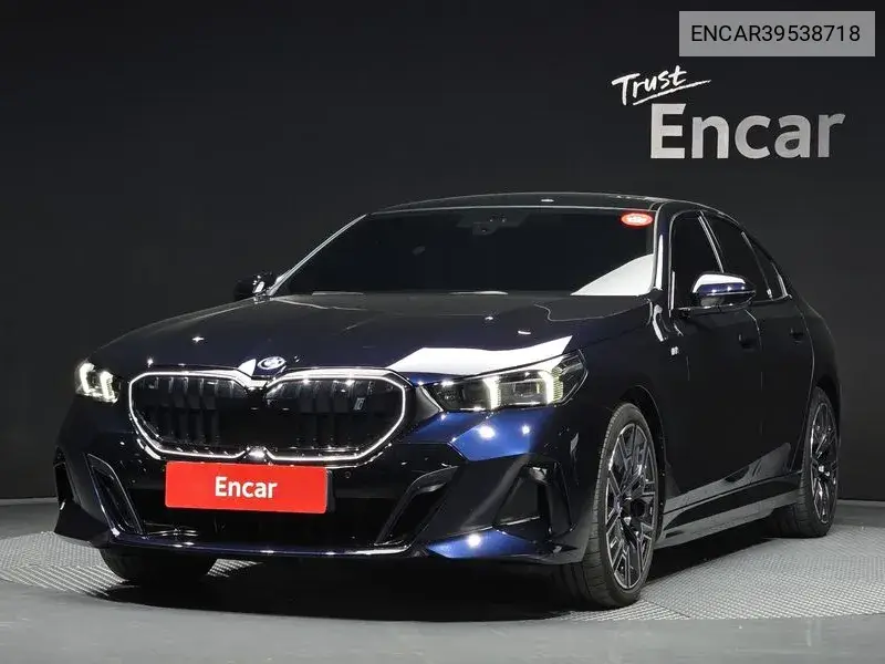 BMW i5 2023 года выпуска
