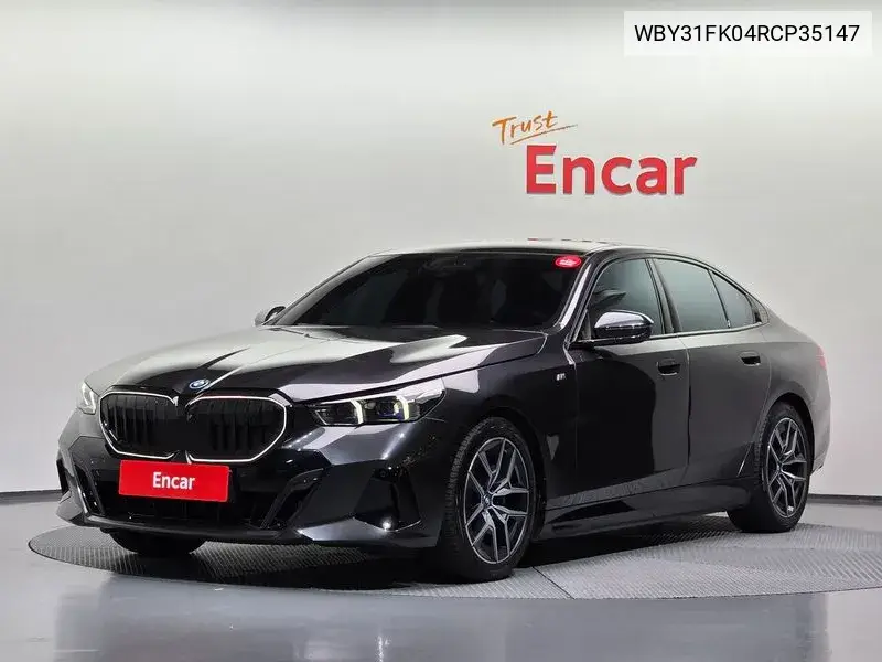 BMW i5 2023 года выпуска