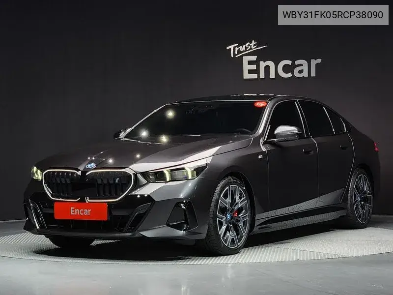BMW i5 2023 года выпуска