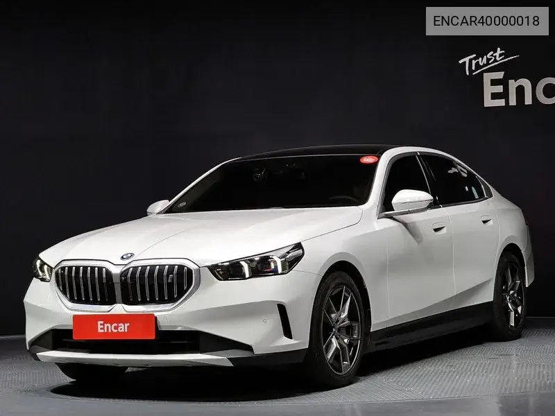 BMW i5 2023 года выпуска