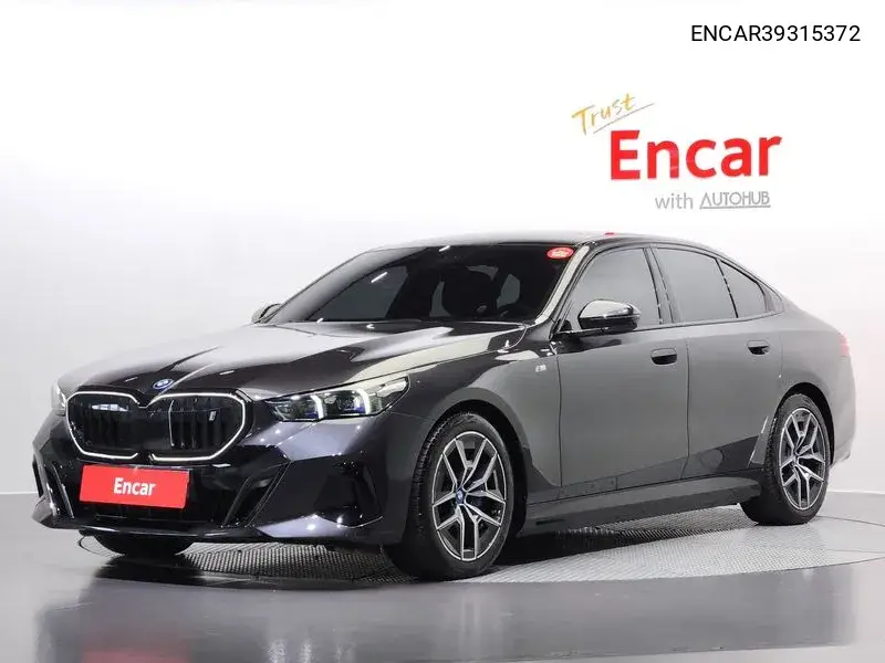 BMW i5 2024 года выпуска