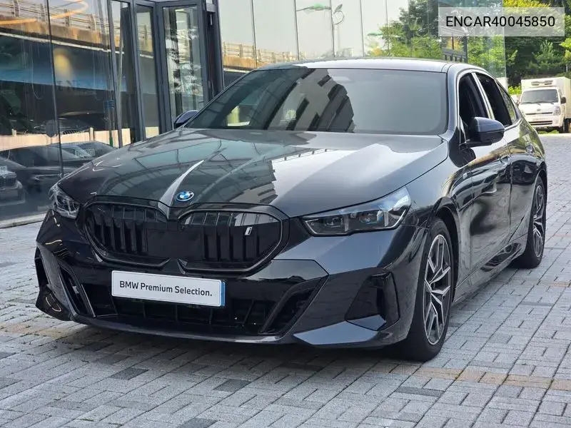 BMW i5 2024 года выпуска