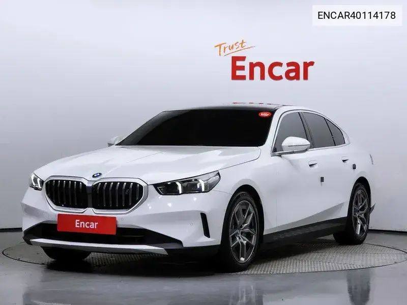 BMW i5 2024 года выпуска