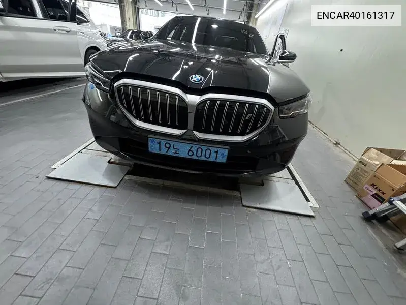 BMW i5 2024 года выпуска