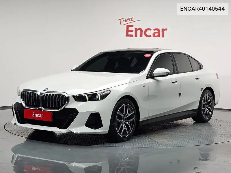 BMW i5 2025 года выпуска