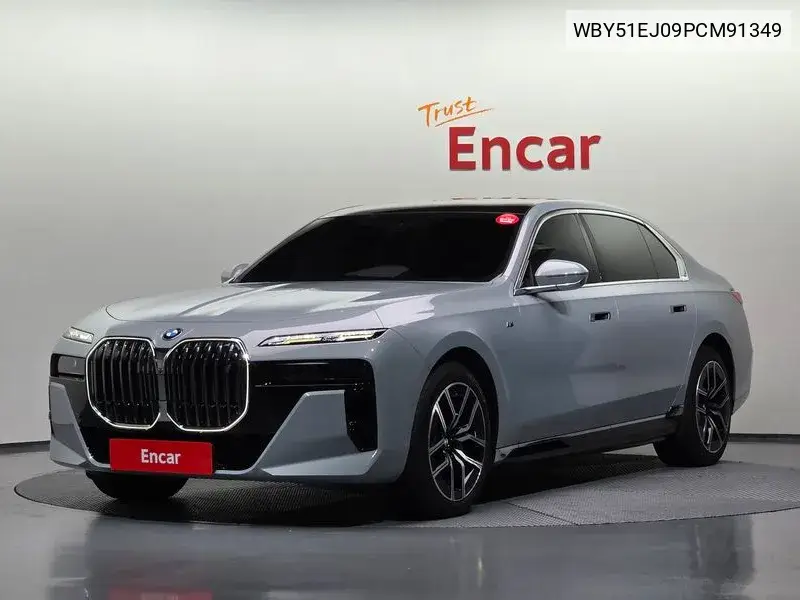 BMW i7 2023 года выпуска
